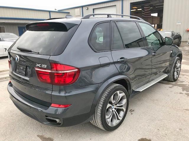 5UXZV8C58DL899465 - 2013 BMW X5 XDRIVE5 GRAY photo 4