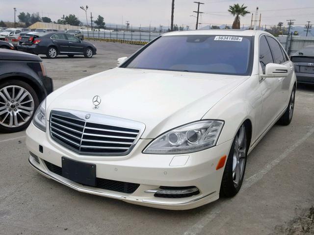 WDDNG7DBXDA531394 - 2013 MERCEDES-BENZ S 550 WHITE photo 2