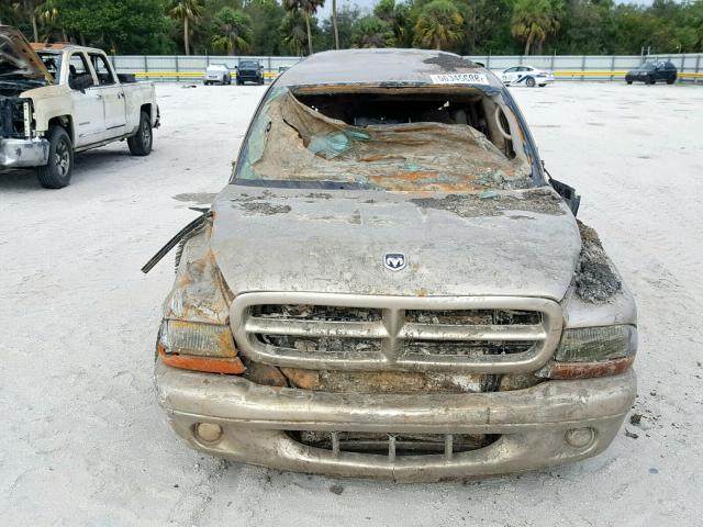 1D4HR38N93F528893 - 2003 DODGE DURANGO SP BEIGE photo 9