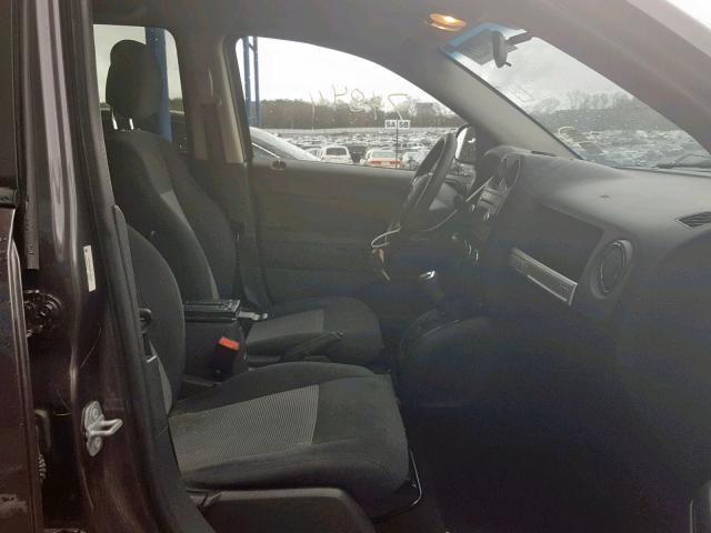 1C4NJCBA8FD156038 - 2015 JEEP COMPASS SP ნაცრისფერი ფოტო 5