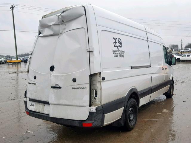 WD3PE8CC0C5677815 - 2012 MERCEDES-BENZ SPRINTER 2 WHITE photo 4