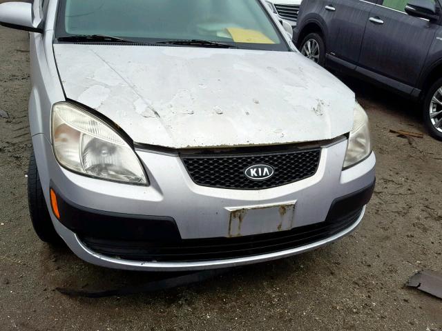 KNADE123466086156 - 2006 KIA RIO SILVER photo 9