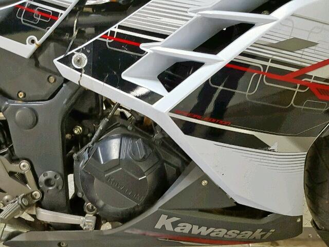 JKAEX8A18EA005577 - 2014 KAWASAKI EX300 A WHITE photo 11