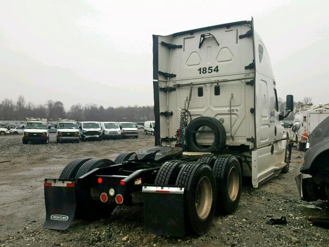 3AKJGLD5XGSGP1241 - 2016 FREIGHTLINER CASCADIA 1 WHITE photo 4