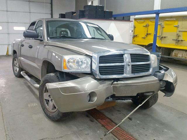 1D7HW48J16S655258 - 2006 DODGE DAKOTA QUA BROWN photo 1