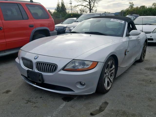 4USBT53423LT21000 - 2003 BMW Z4 3.0 SILVER photo 2