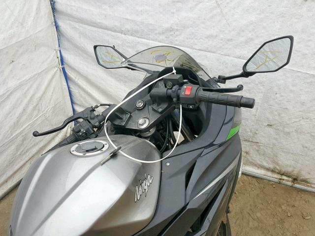 JKAEX8A1XFDA23341 - 2015 KAWASAKI EX300 A GRAY photo 5