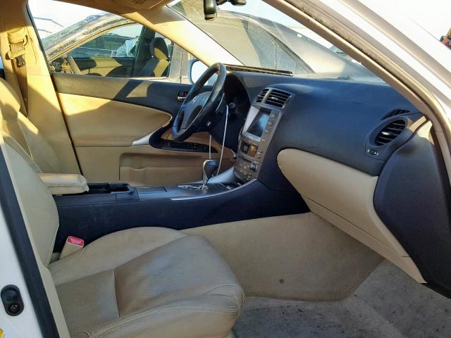 JTHBE262965006985 - 2006 LEXUS IS 350 WHITE photo 5