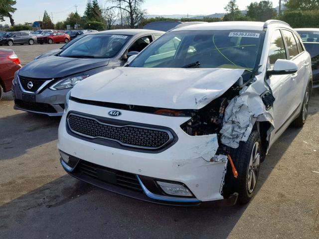 KNDCC3LD1J5180436 - 2018 KIA NIRO EX WHITE photo 2