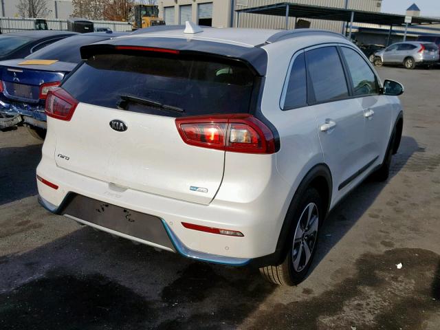 KNDCC3LD1J5180436 - 2018 KIA NIRO EX WHITE photo 4