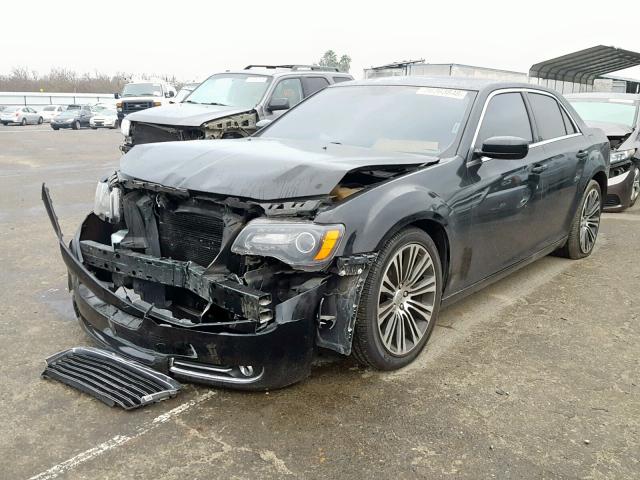 2C3CCABG8DH618421 - 2013 CHRYSLER 300 V6 BLACK photo 2