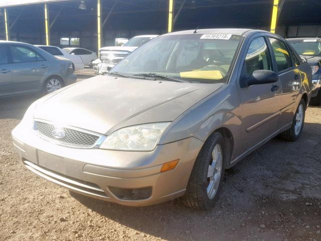 1FAFP34N35W176466 - 2005 FORD FOCUS ZX4 TAN photo 2