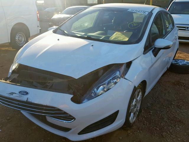 3FADP4EJ2GM112138 - 2016 FORD FIESTA SE WHITE photo 2