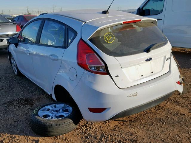 3FADP4EJ2GM112138 - 2016 FORD FIESTA SE WHITE photo 3