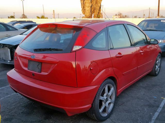 3FAHP30564R115922 - 2004 FORD FOCUS ZX5 RED photo 4