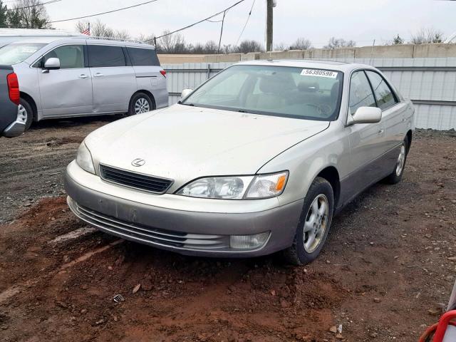 JT8BF28G2W0098203 - 1998 LEXUS ES 300 GRAY photo 2