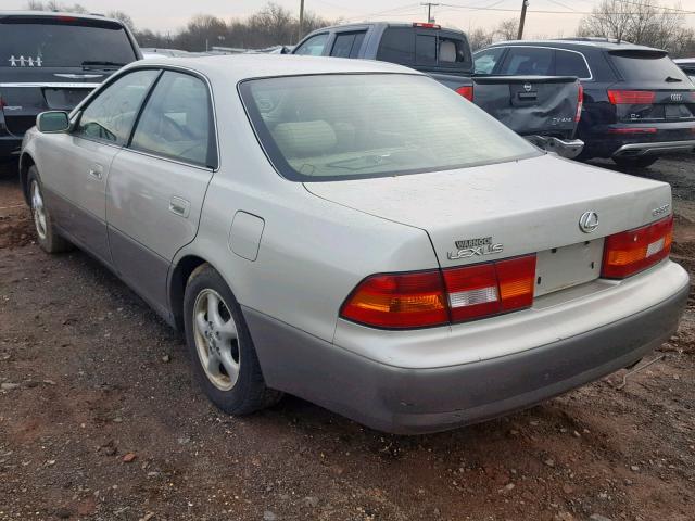 JT8BF28G2W0098203 - 1998 LEXUS ES 300 GRAY photo 3