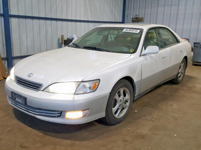 JT8BF28G310293381 - 2001 LEXUS ES 300 WHITE photo 2