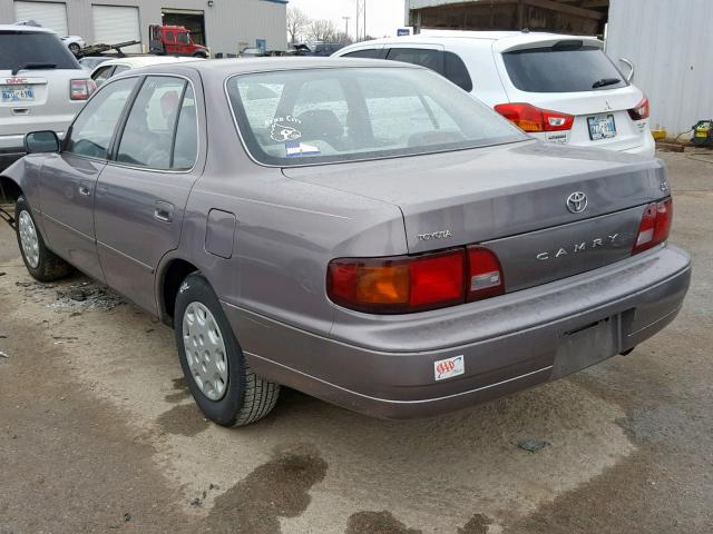 4T1BG12K9TU789105 - 1996 TOYOTA CAMRY DX GRAY photo 3