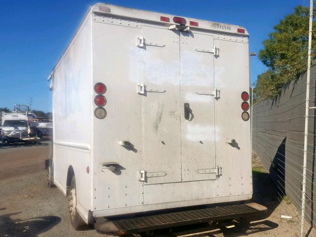 4UZAANCP65CV68794 - 2005 FREIGHTLINER CHASSIS M WHITE photo 3