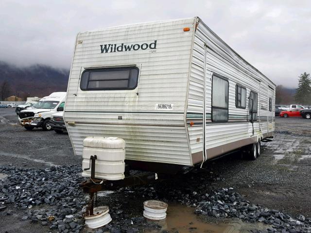 4X4TWDC2828039226 - 2002 WILD TRAILER WHITE photo 2