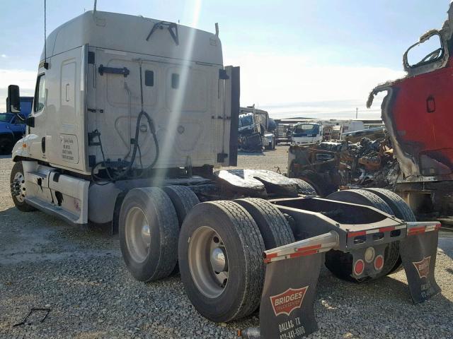 1FUJGLDR9CSBH1212 - 2012 FREIGHTLINER CASCADIA 1 WHITE photo 3