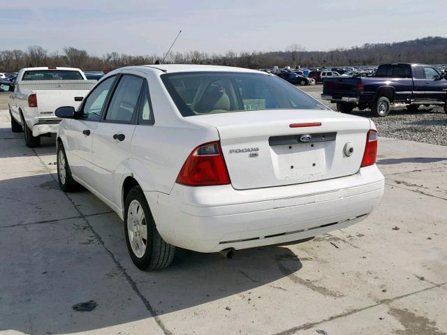 1FAHP34N67W323228 - 2007 FORD FOCUS ZX4 WHITE photo 3