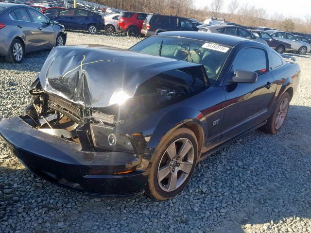 1ZVFT82H365215478 - 2006 FORD MUSTANG GT BLACK photo 2