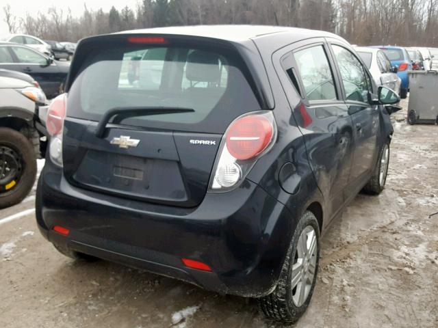 KL8CD6S93DC512378 - 2013 CHEVROLET SPARK 1LT GRAY photo 4