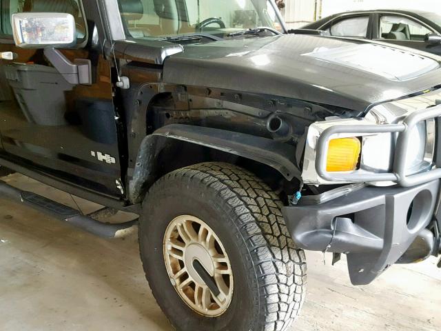 5GTDN136568161939 - 2006 HUMMER H3 BLACK photo 9