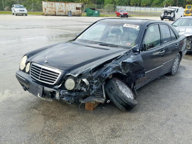 WDBJF65J51B316828 - 2001 MERCEDES-BENZ E 320 BLACK photo 2