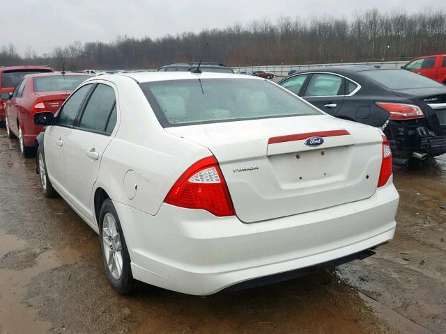 3FAHP0GA2BR255853 - 2011 FORD FUSION S WHITE photo 3