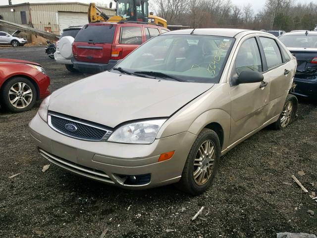 1FAHP34N77W142980 - 2007 FORD FOCUS ZX4 TAN photo 2