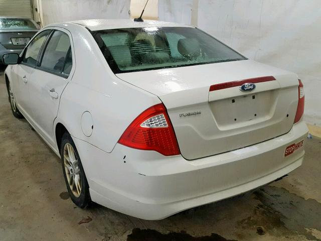 3FAHP0GA8CR117607 - 2012 FORD FUSION S WHITE photo 3