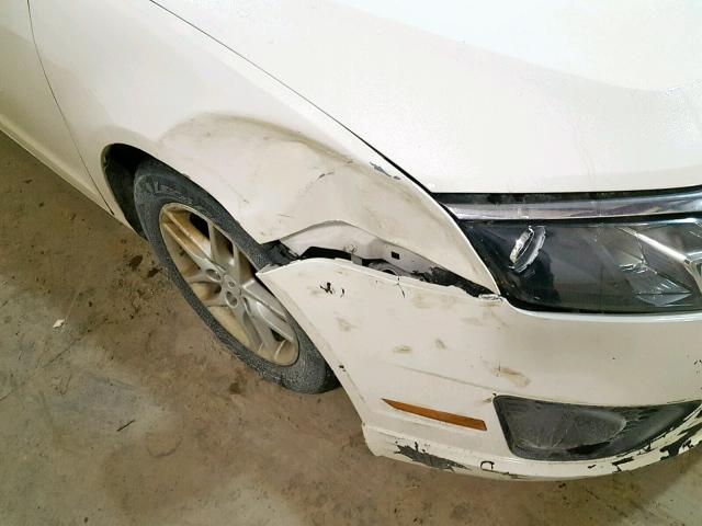 3FAHP0GA8CR117607 - 2012 FORD FUSION S WHITE photo 9