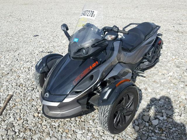 2BXNAAC14DV000129 - 2013 CAN-AM SPYDER ROA SILVER photo 2