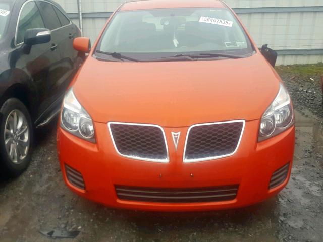 5Y2SL6E83AZ406997 - 2010 PONTIAC VIBE ORANGE photo 9