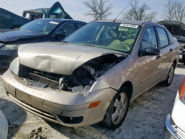 1FAFP34N77W220729 - 2007 FORD FOCUS ZX4 GOLD photo 2