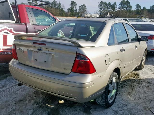 1FAFP34N77W220729 - 2007 FORD FOCUS ZX4 GOLD photo 4