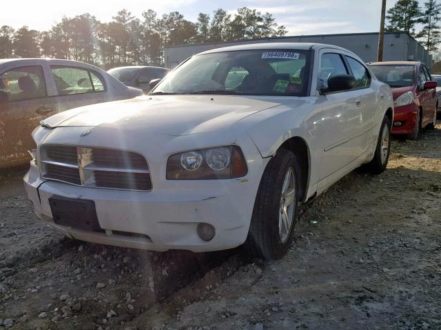 2B3KA33GX8H236714 - 2008 DODGE CHARGER SX WHITE photo 2