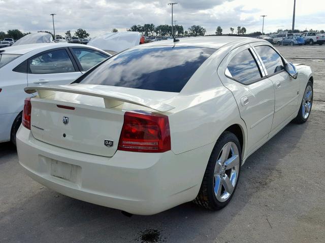 2B3KA33G18H336636 - 2008 DODGE CHARGER SX WHITE photo 4