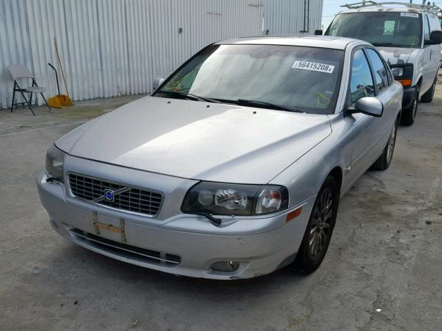 YV1TS911551391452 - 2005 VOLVO S80 T6 TUR SILVER photo 2