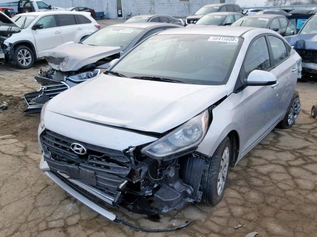 3KPC24A38JE031237 - 2018 HYUNDAI ACCENT SE SILVER photo 2