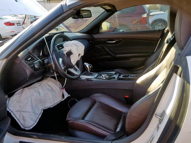 WBALL5C53DJ103984 - 2013 BMW Z4 SDRIVE2 WHITE photo 5
