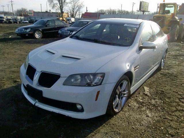 6G2ER57789L201210 - 2009 PONTIAC G8 WHITE photo 2