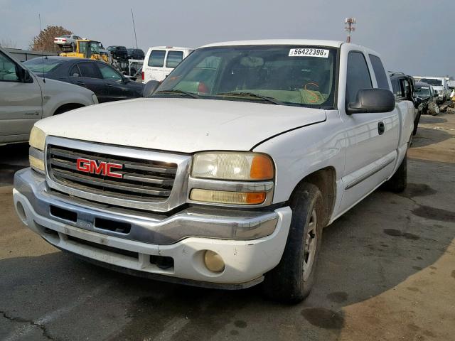 1GTEC19V25Z134366 - 2005 GMC NEW SIERRA WHITE photo 2