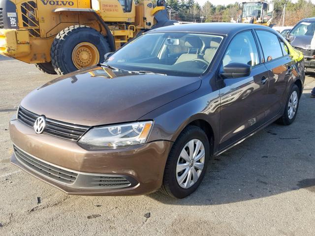3VW1K7AJ5DM308862 - 2013 VOLKSWAGEN JETTA BASE BROWN photo 2