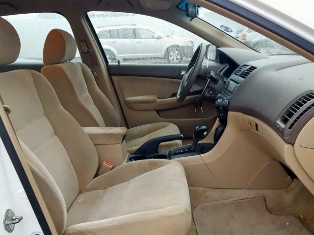 1HGCM56106A049251 - 2006 HONDA ACCORD VAL WHITE photo 5