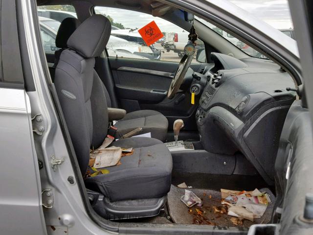 KL1TD5DE0AB085309 - 2010 CHEVROLET AVEO LS SILVER photo 5