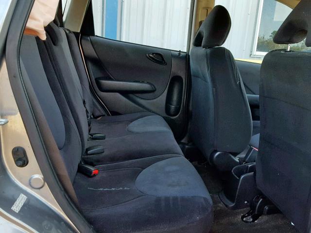 JHMGD38467S052578 - 2007 HONDA FIT GRAY photo 6